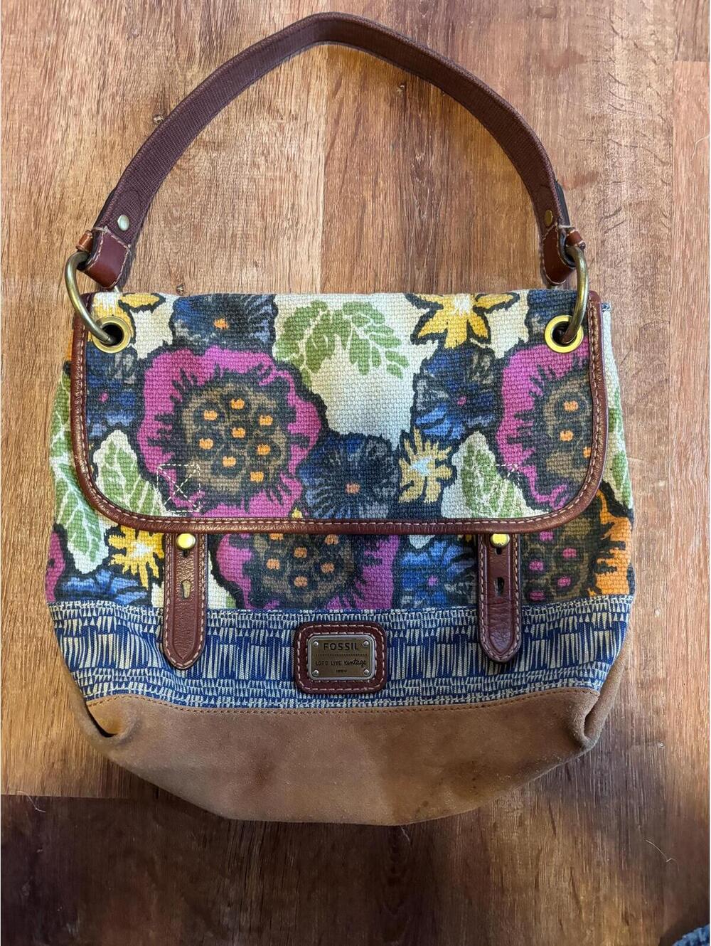 Fossil Purse Floral Patchwork w Suade Bottom GUC